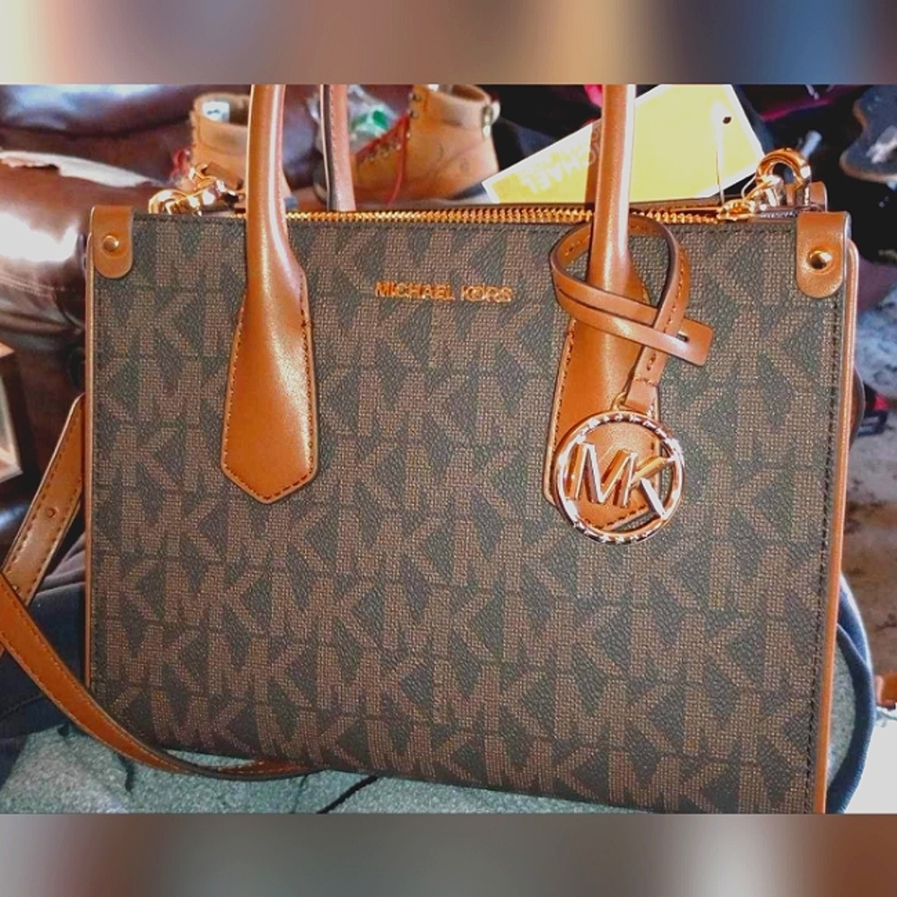 BRAND NEW AUTHENTIC! CHEAP SM. MICHEAL KORS PURSE